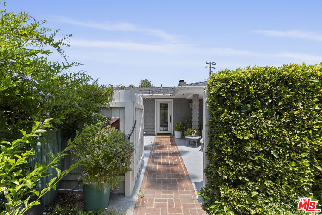 207 10th Street