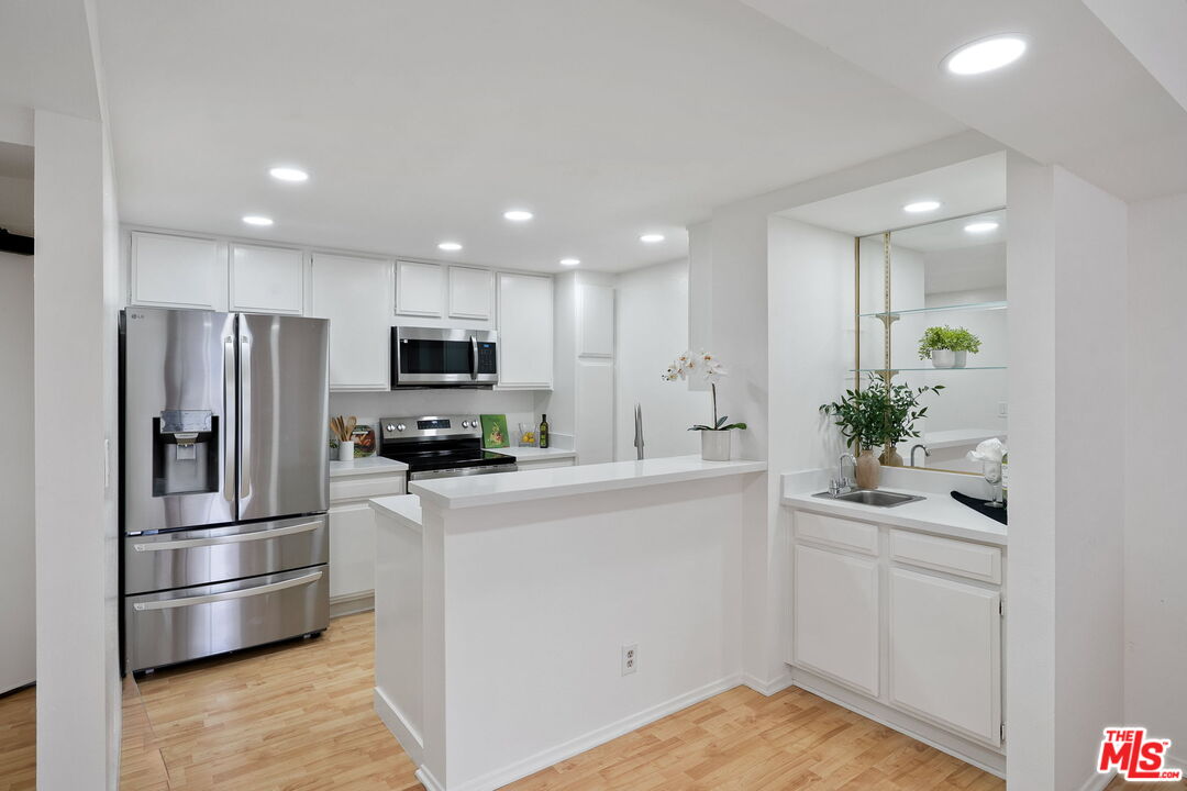 10535 Wilshire Blvd Unit: 410