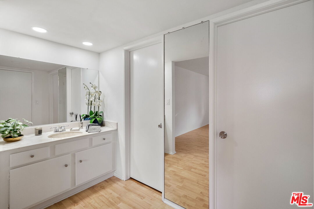 10535 Wilshire Blvd Unit: 410