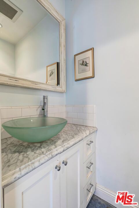 12154 Morrison Street