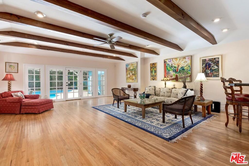 12154 Morrison Street