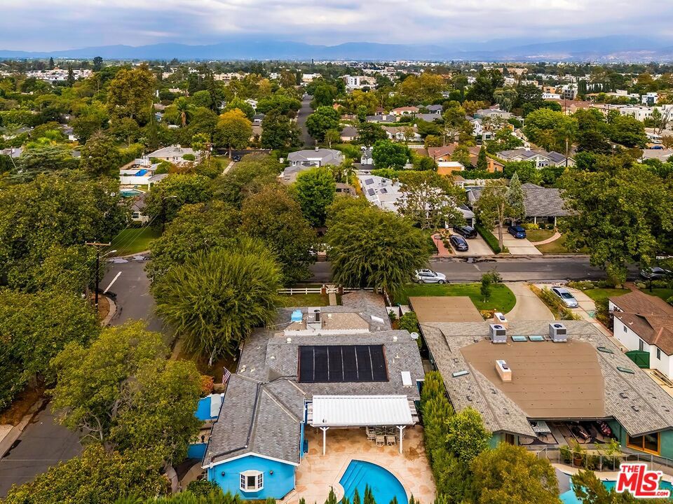 12154 Morrison Street