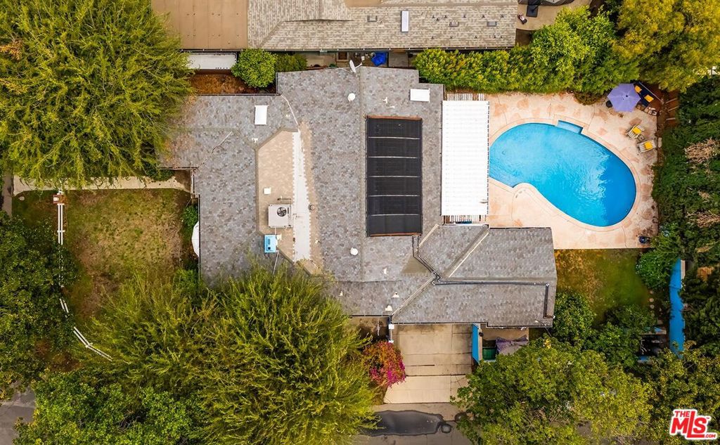 12154 Morrison Street