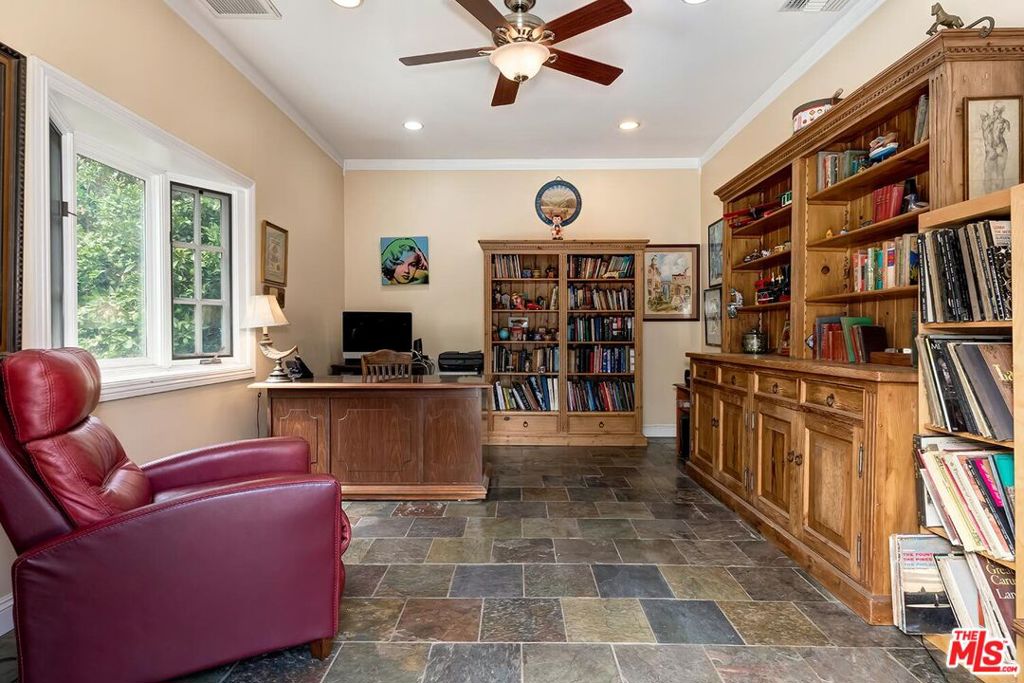 12154 Morrison Street