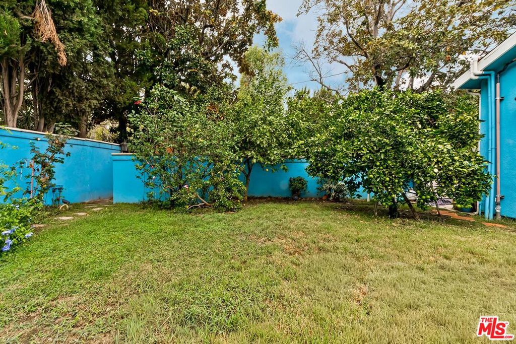 12154 Morrison Street