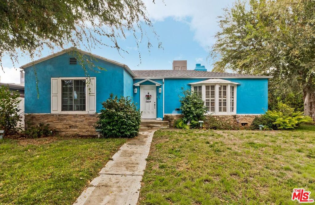 12154 Morrison Street