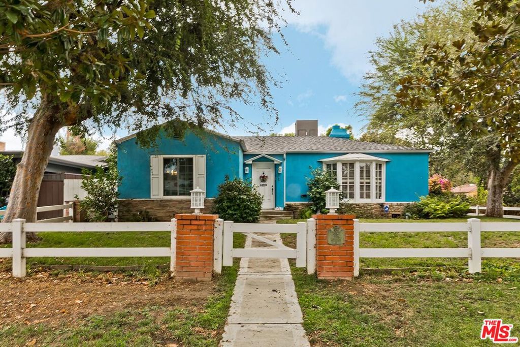 12154 Morrison Street