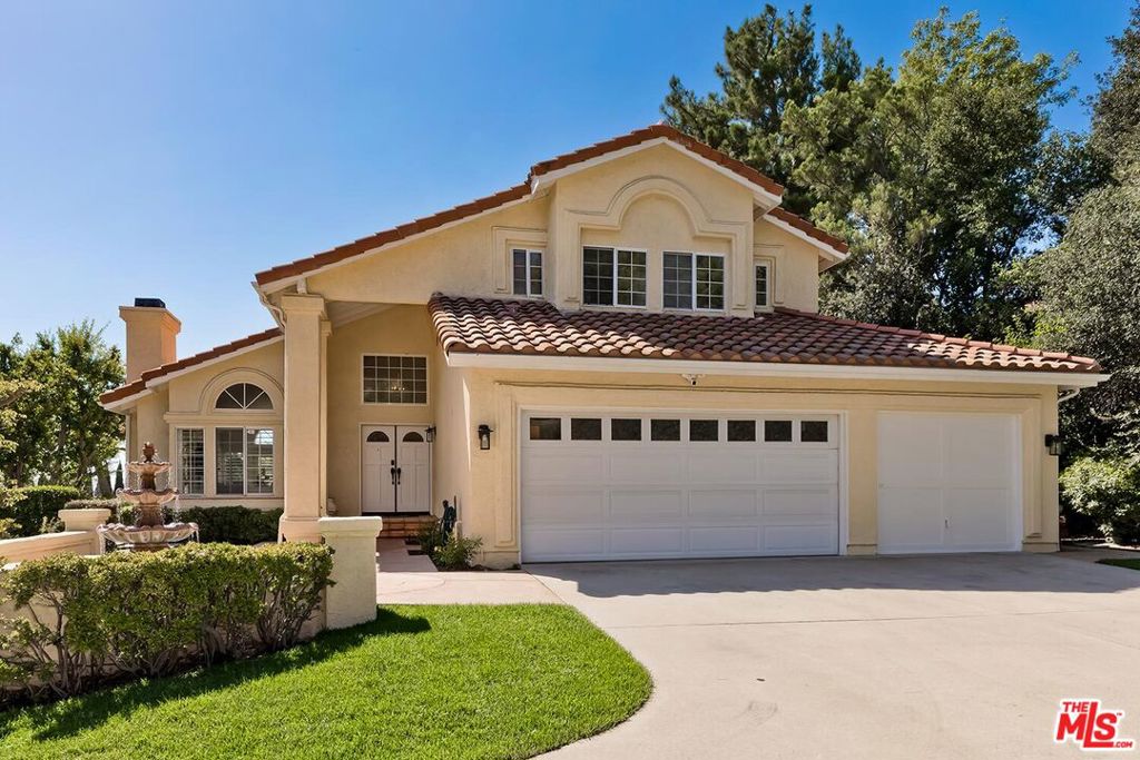 17923 Lone Oak Drive