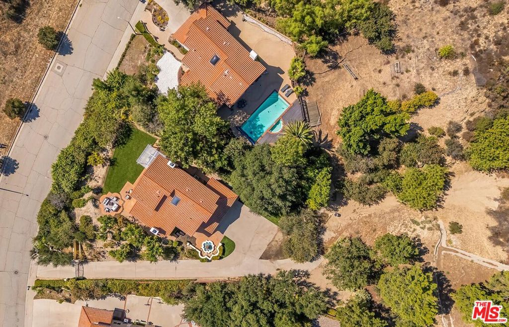 17923 Lone Oak Drive