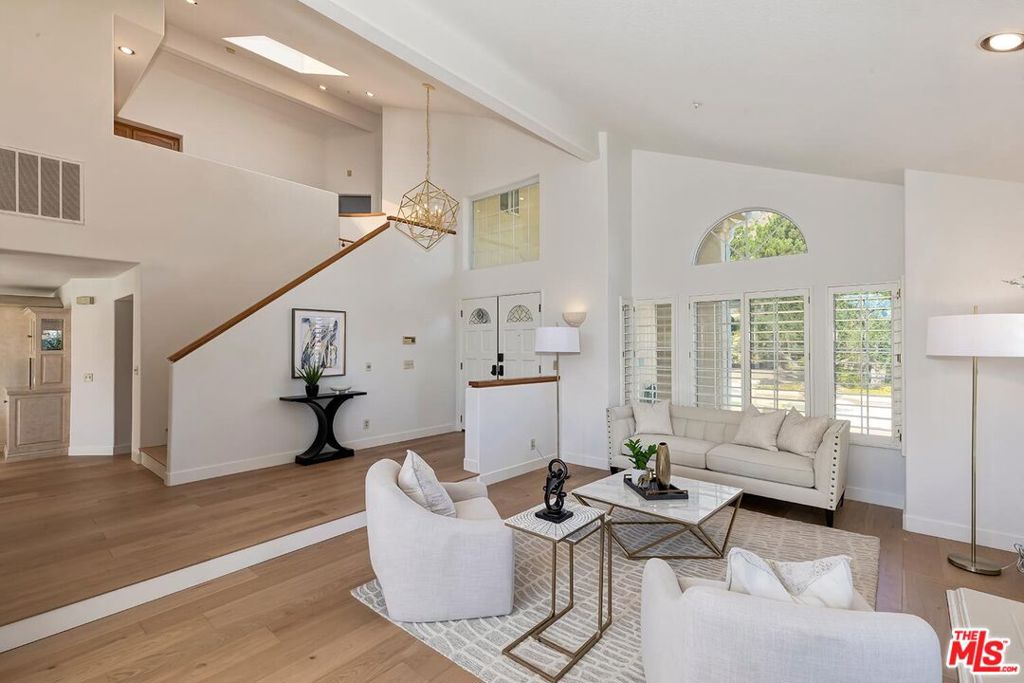 17923 Lone Oak Drive