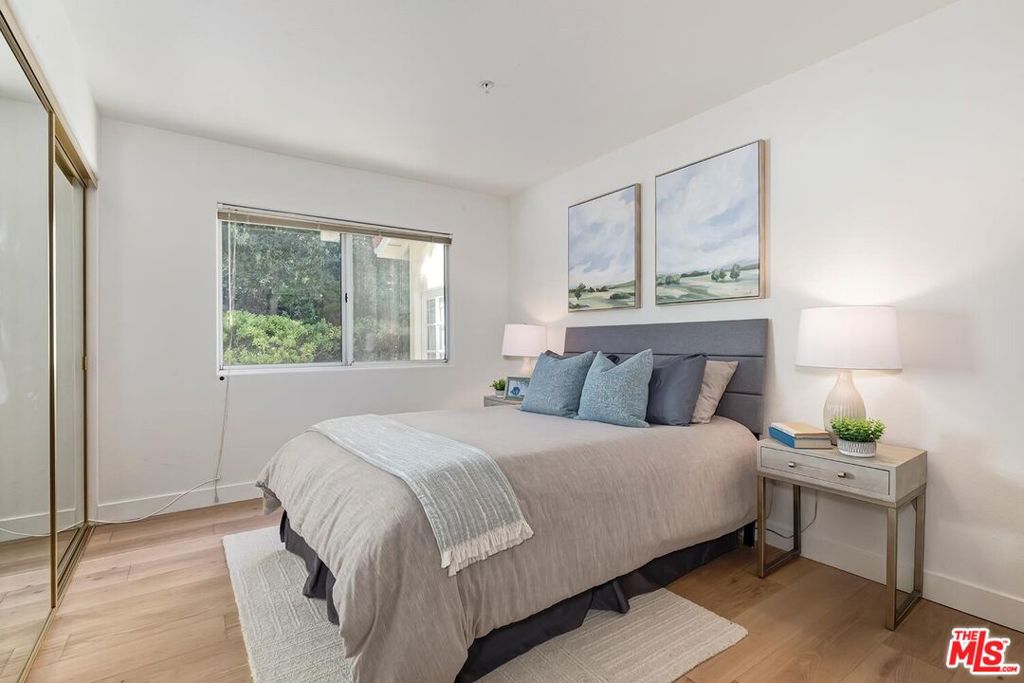 17923 Lone Oak Drive