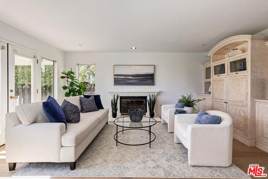 17923 Lone Oak Drive