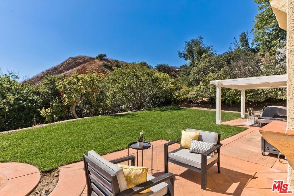 17923 Lone Oak Drive