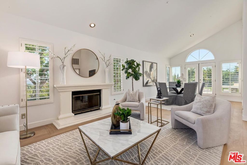 17923 Lone Oak Drive