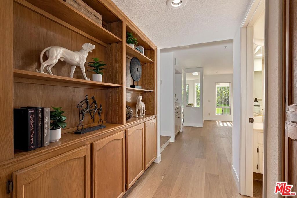 17923 Lone Oak Drive