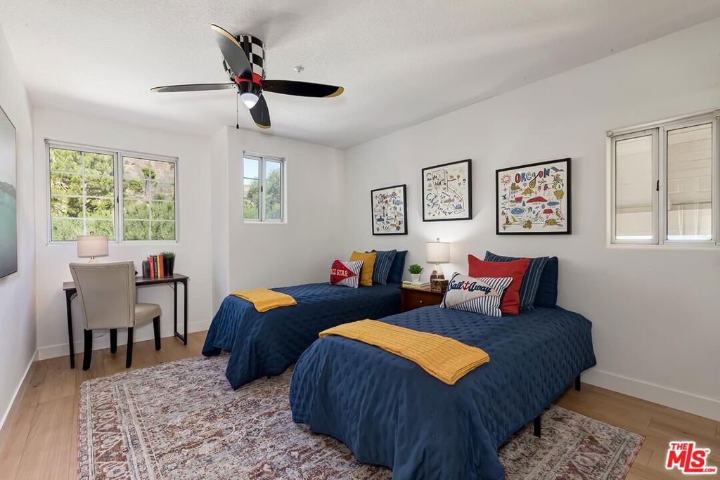 17923 Lone Oak Drive