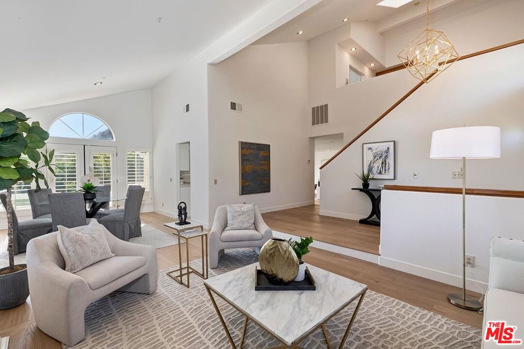 17923 Lone Oak Drive