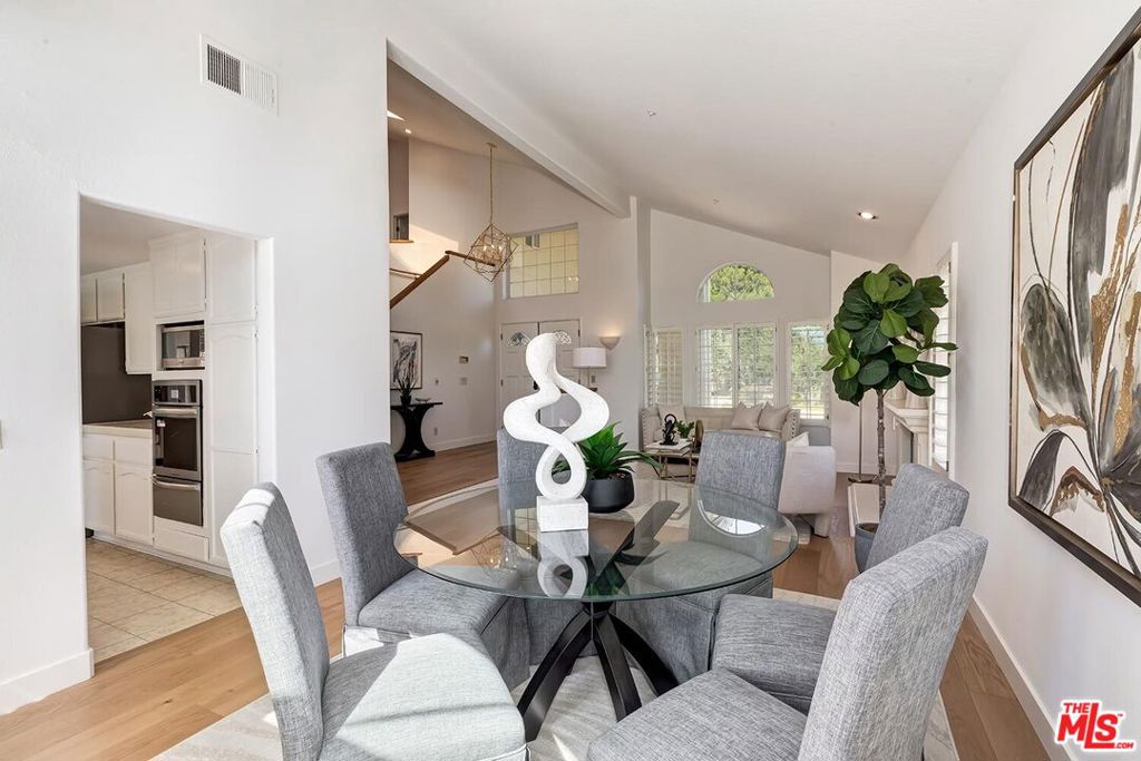 17923 Lone Oak Drive