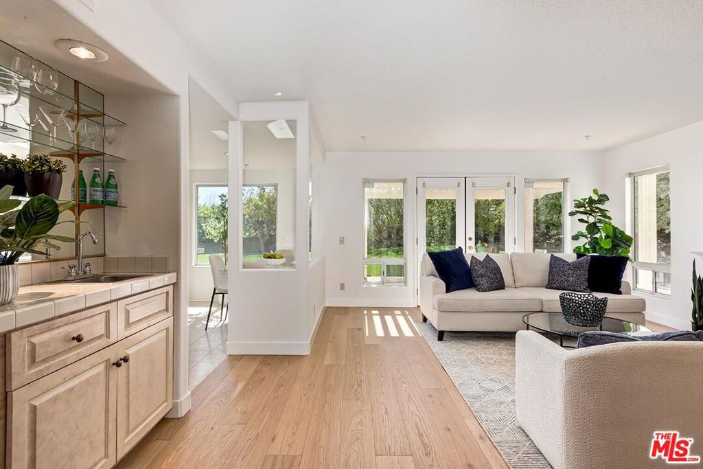 17923 Lone Oak Drive