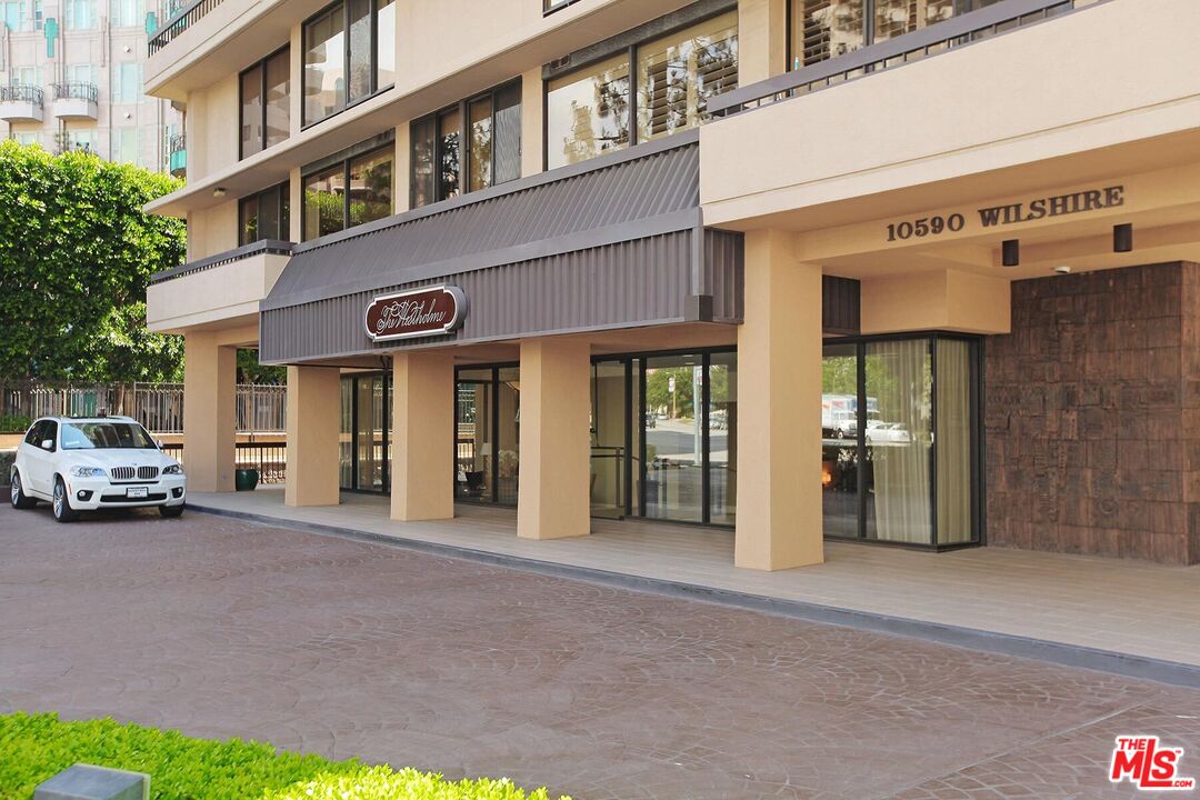 10590 Wilshire Blvd Unit 302 Los Angeles CA