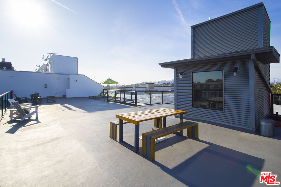 4115 Glencoe Ave Unit: 412