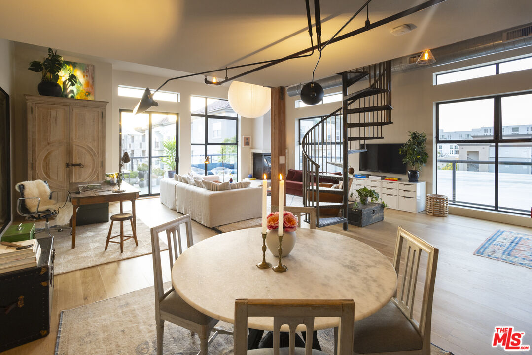 4115 Glencoe Ave Unit: 412