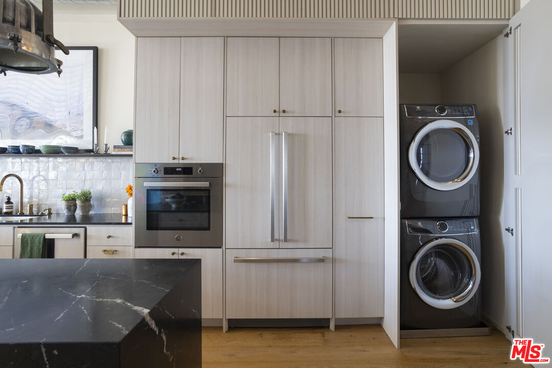 4115 Glencoe Ave Unit: 412