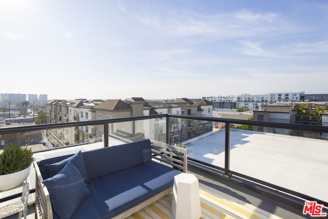 4115 Glencoe Ave Unit: 412