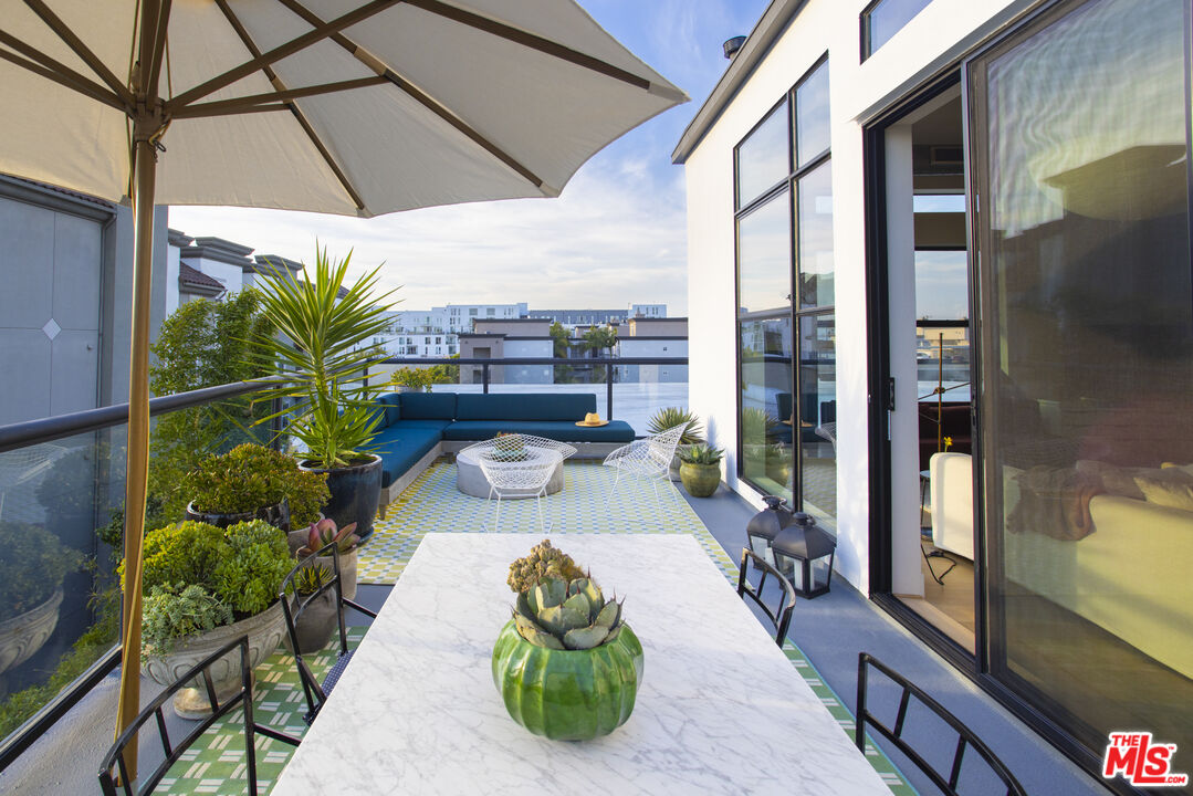 4115 Glencoe Ave Unit: 412