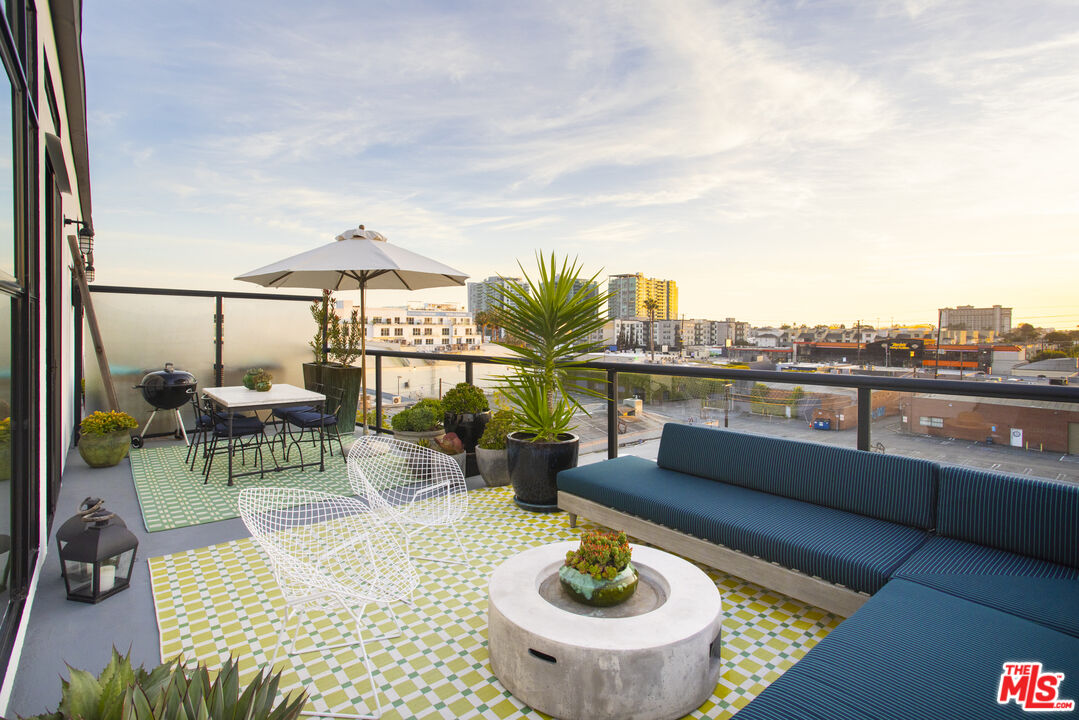 4115 Glencoe Ave Unit: 412