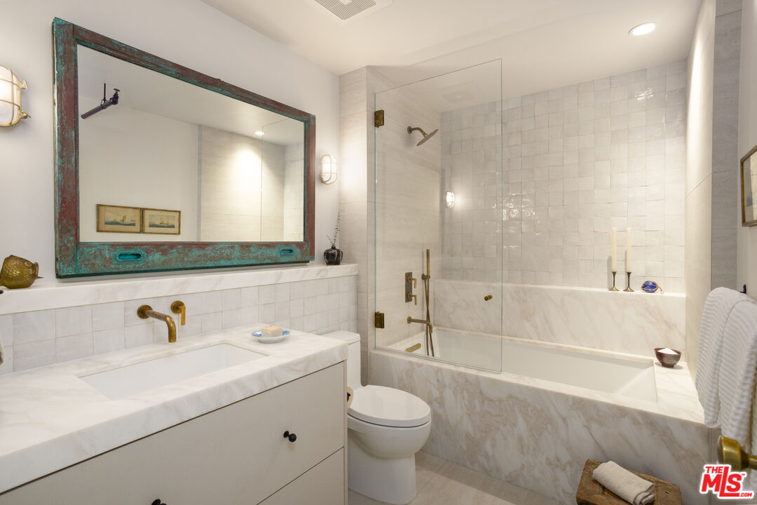 4115 Glencoe Ave Unit: 412