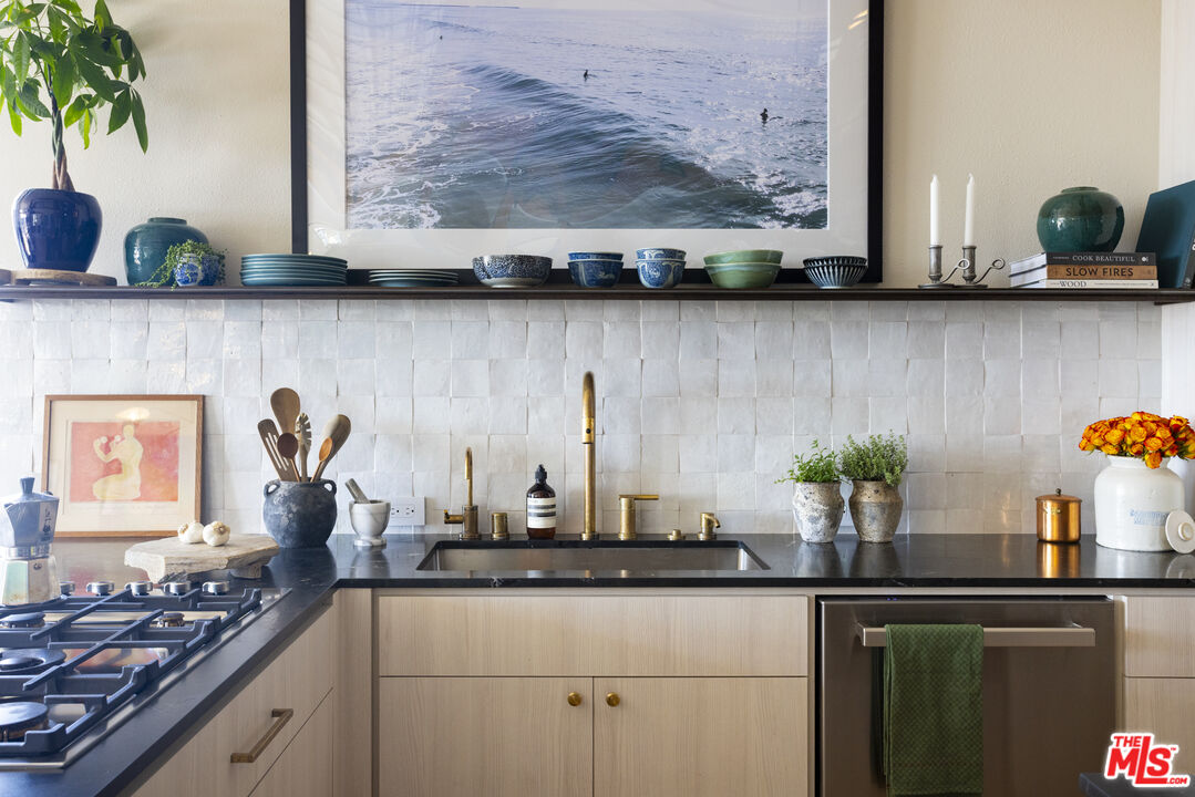 4115 Glencoe Ave Unit: 412