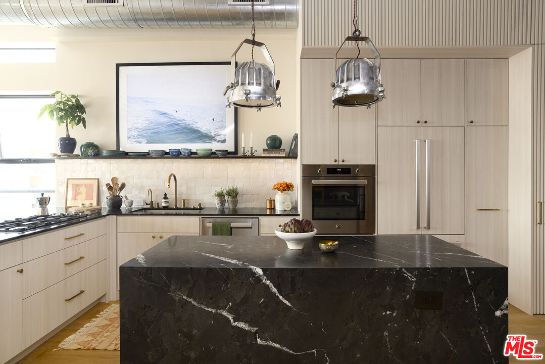 4115 Glencoe Ave Unit: 412