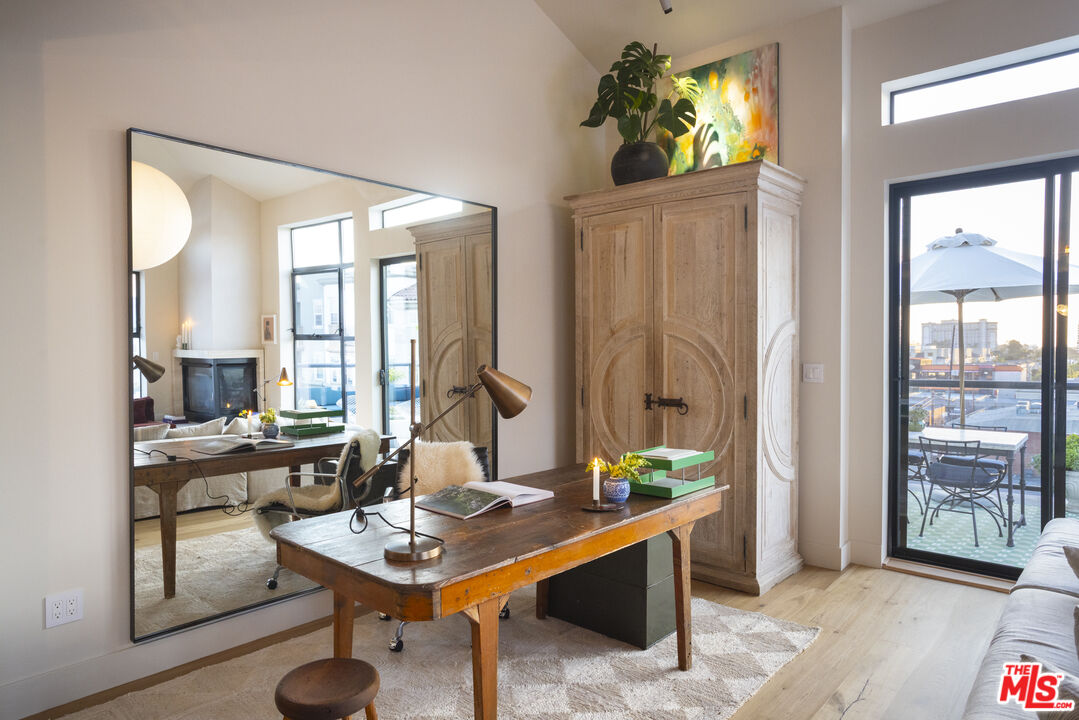 4115 Glencoe Ave Unit: 412