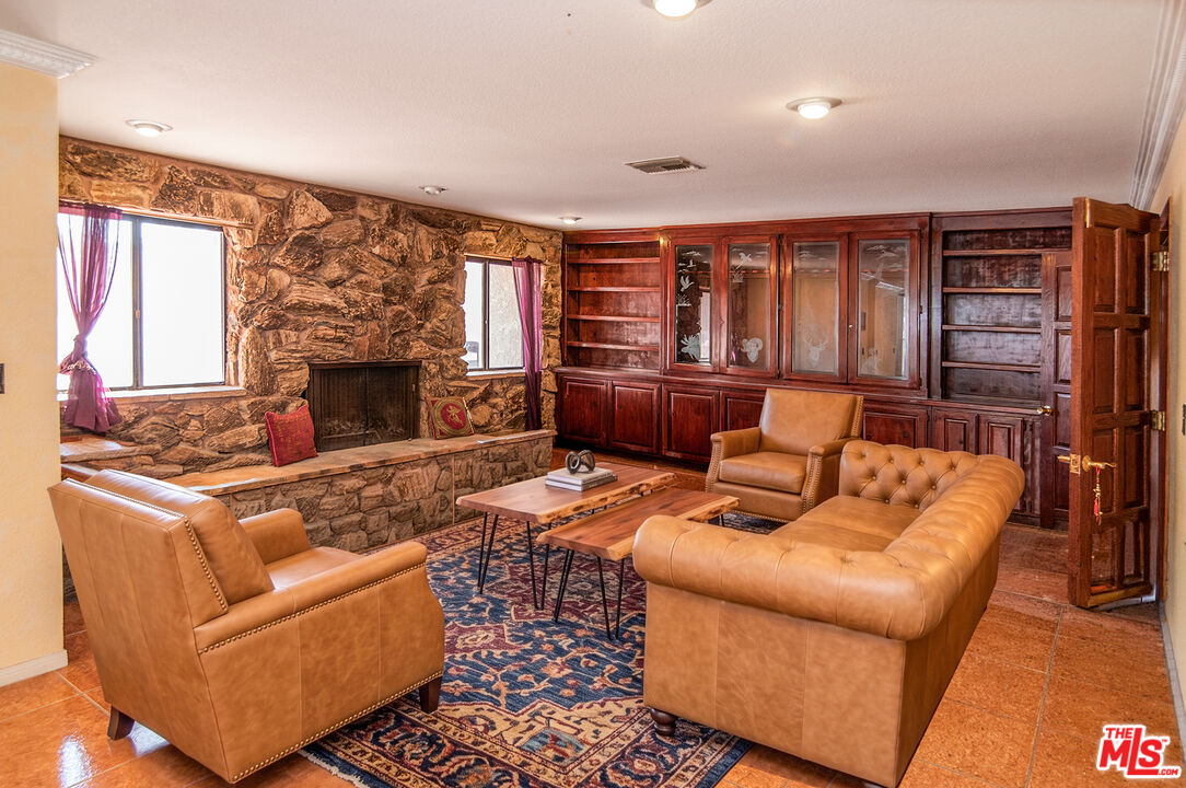 35931 Via Famero Dr