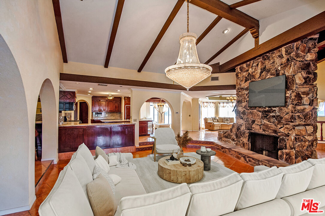 35931 Via Famero Dr