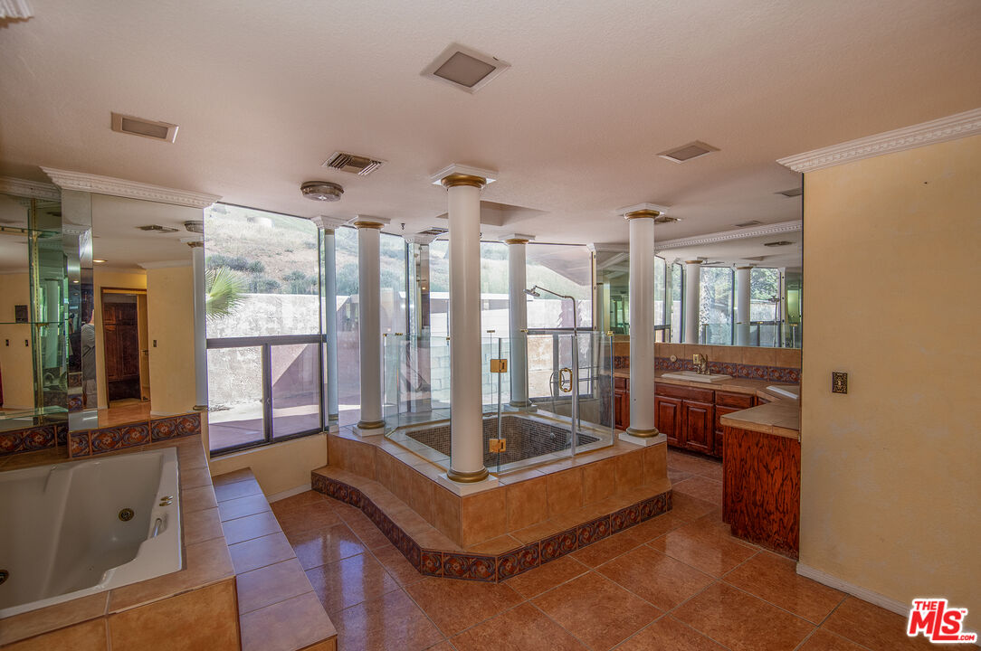 35931 Via Famero Dr