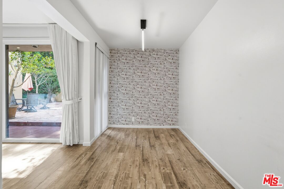 1557 S Beverly Glen Blvd Unit: 108