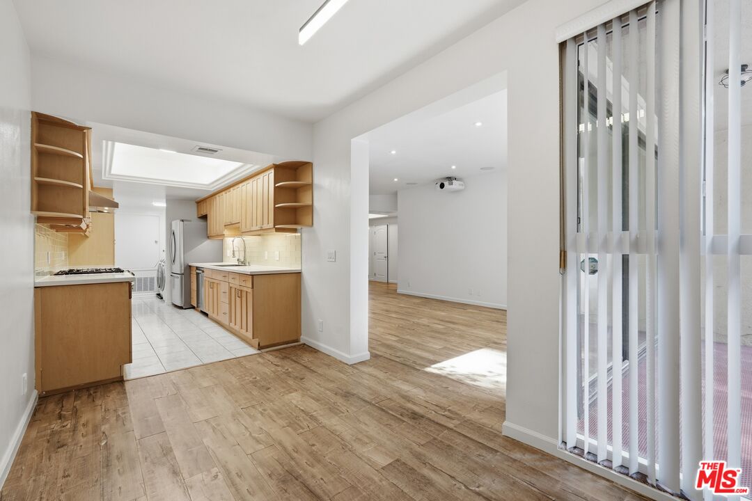 1557 S Beverly Glen Blvd Unit: 108