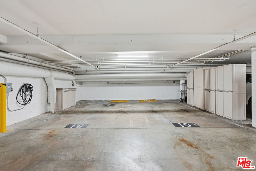 1557 S Beverly Glen Blvd Unit: 108