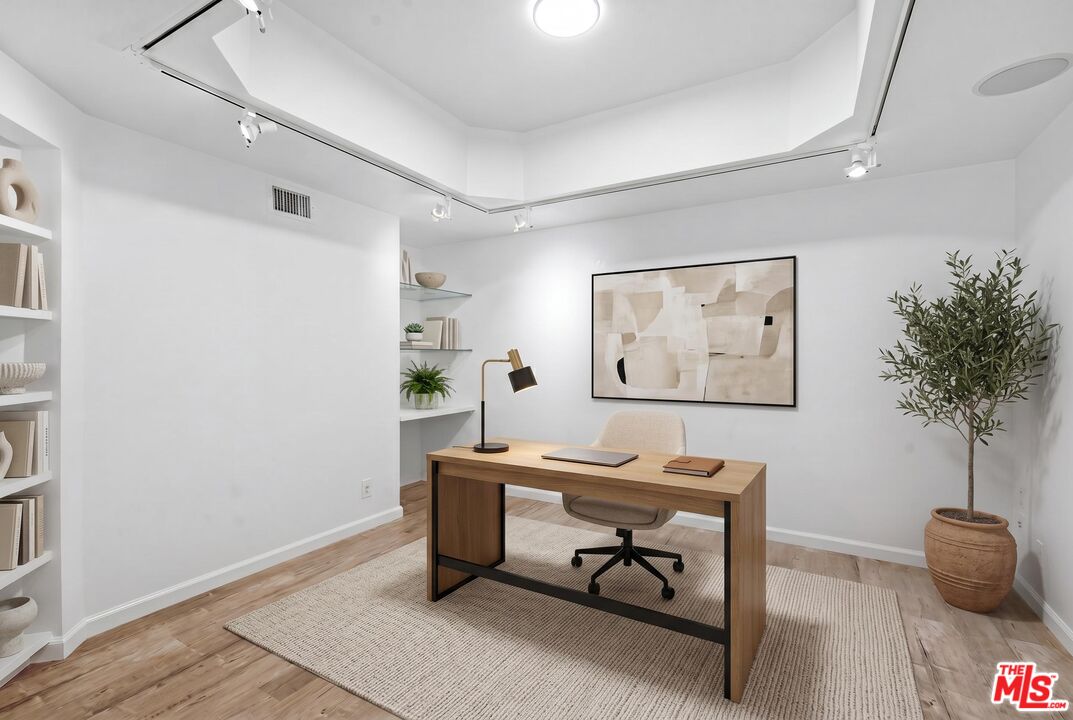 1557 S Beverly Glen Blvd Unit: 108