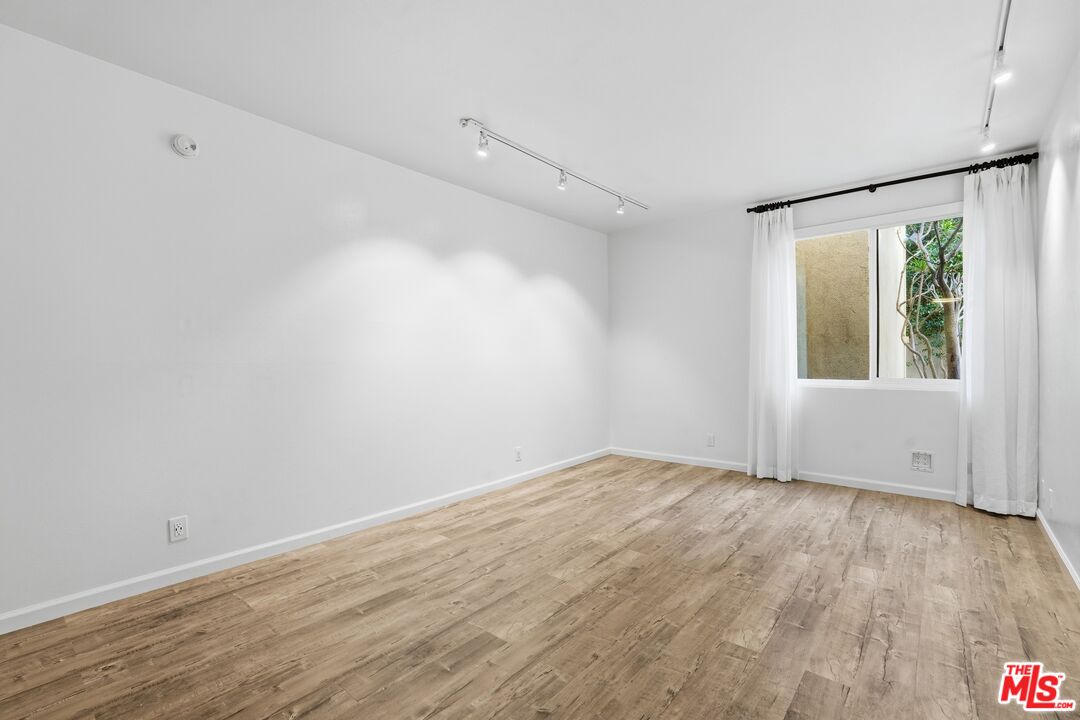 1557 S Beverly Glen Blvd Unit: 108