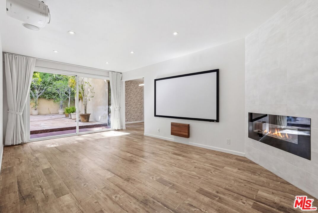 1557 S Beverly Glen Blvd Unit: 108