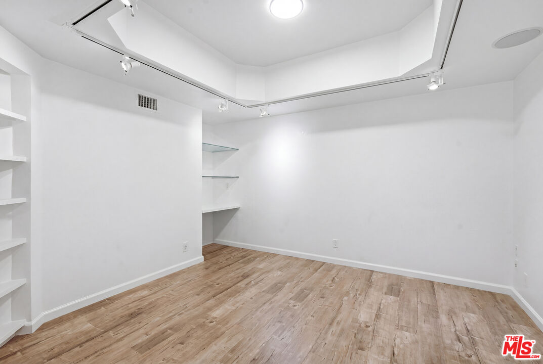 1557 S Beverly Glen Blvd Unit: 108