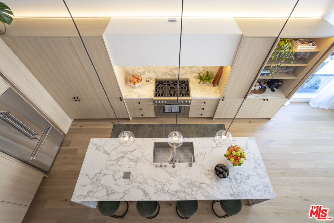 4115 Glencoe Ave Unit: 414