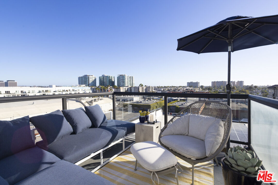 4115 Glencoe Ave Unit: 414