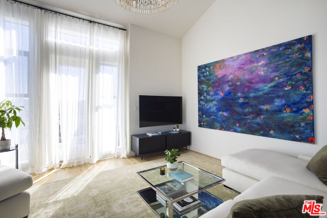 4115 Glencoe Ave Unit: 414