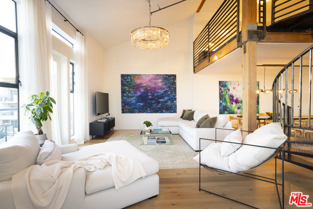 4115 Glencoe Ave Unit: 414