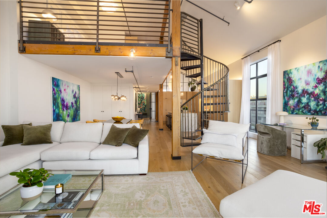 4115 Glencoe Ave Unit: 414