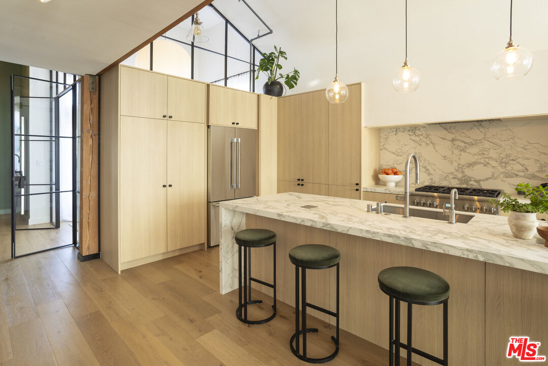 4115 Glencoe Ave Unit: 414